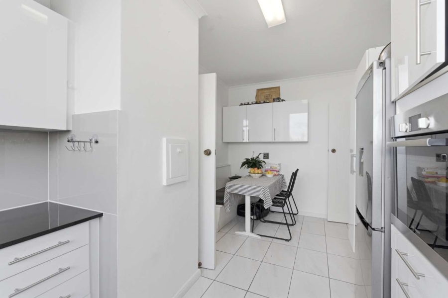 2 Bedroom Property for Sale in Sea Point Western Cape